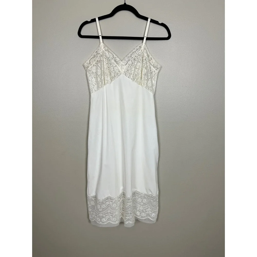 Vintage Van Raalte Suavette White Nylon Lace Trim Full Slip Lingerie 34 78015A